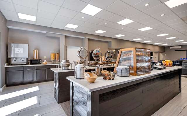 Clarion Hotel Conference Center Lexington North