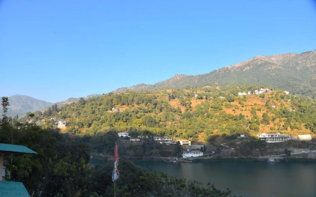 Hotel Lake Paradise Inn