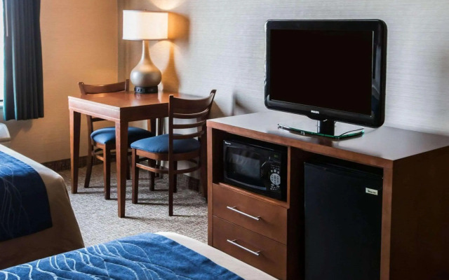 Comfort Inn Crystal Lake - Algonquin
