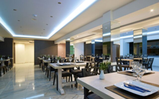 Mistral Bay Hotel