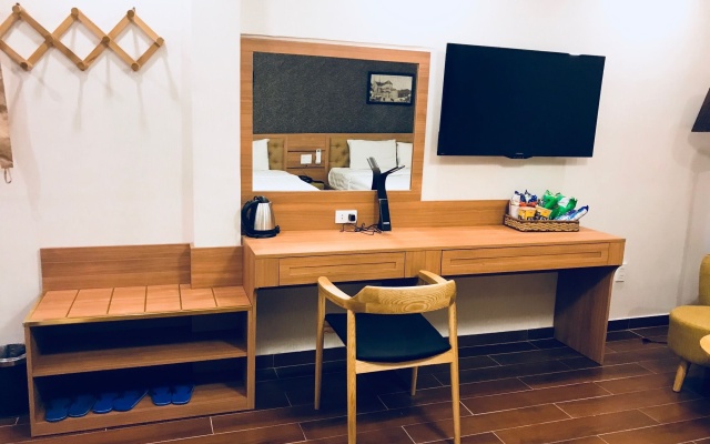 Hotel Sao Mai – Guest Rooms – Ho Chi Minh City