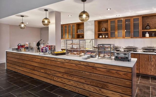 Delta Hotels by Marriott Norfolk Airport