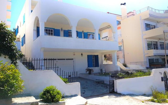Villa Blue. Two storey house, 100 meters from sea