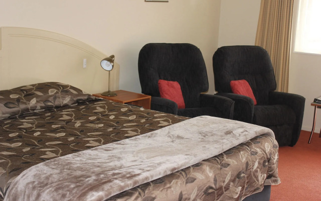 Bks Egmont Motor Lodge