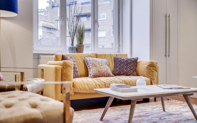 The Lexham Gardens Escape - Central 2BDR with Balcony