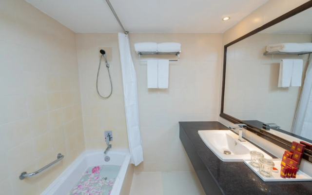 Treasure Oasis Hotel