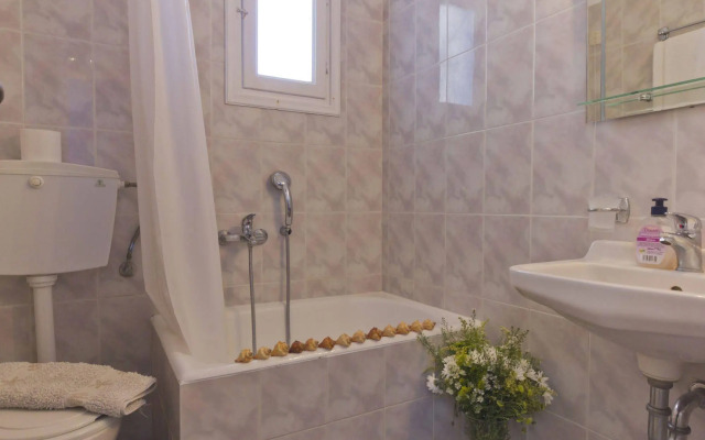 Louis Studios Hotel
