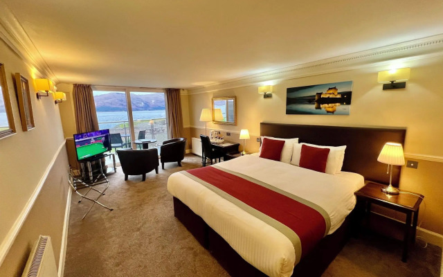 Holly Tree Hotel, Swimming Pool & Hot Tub