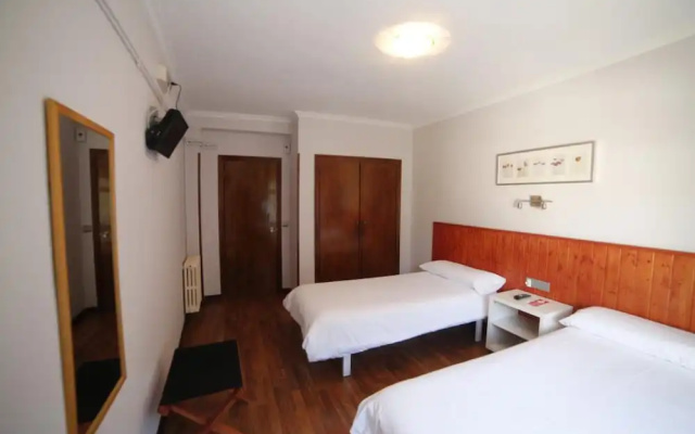 Hostal Cruce