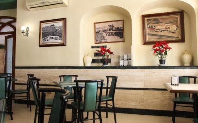 Hostal Restaurante El Cary