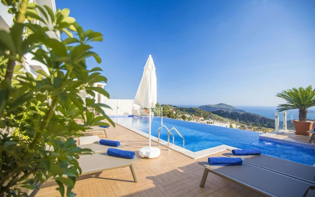 Villa Lamer by Akdenizvillam