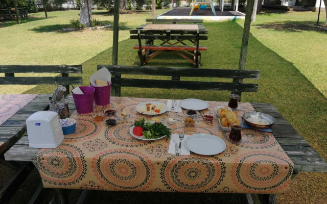 Gargaron Beach Hotel