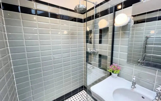 The Emerald - Central Henley 2 Bedroom House