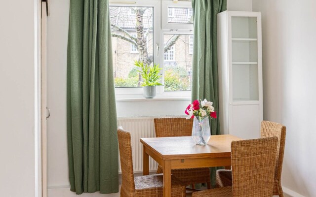2-bed by Battersea Park