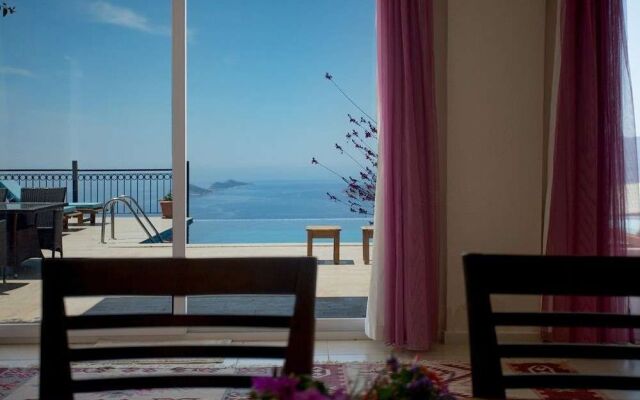 Villa Fusya by Lycia Collections