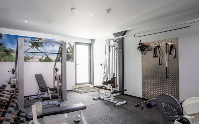 Gray Door Apartments - Adults Only