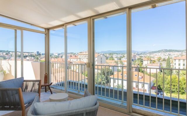 Rooftop Sea View YourHostHelper