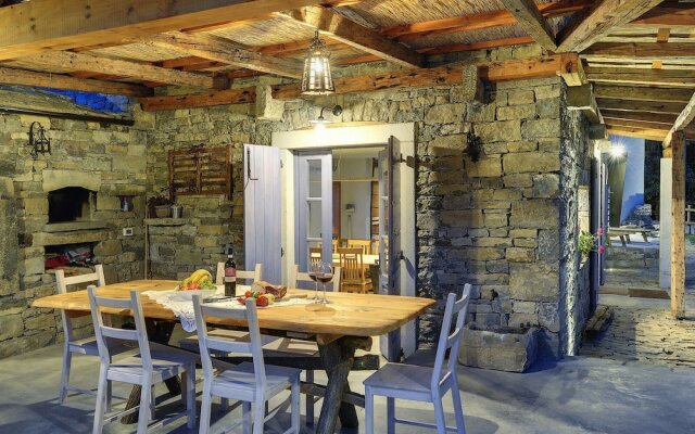 Magnificent Villa in Groznjan With High-end Kitchen & Pool