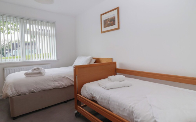 Harcombe House Accessible Pet Free Bungalow Sleeps 6
