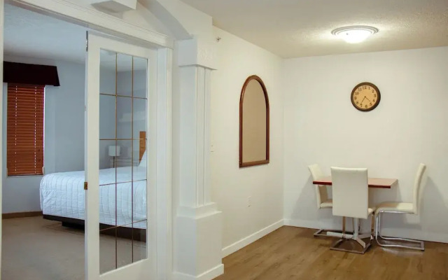 Western Budget Motel Plus Mosaic Suites