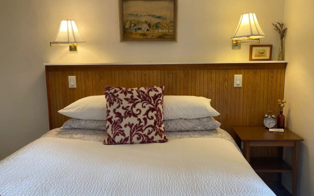 Emerald Valley Inn