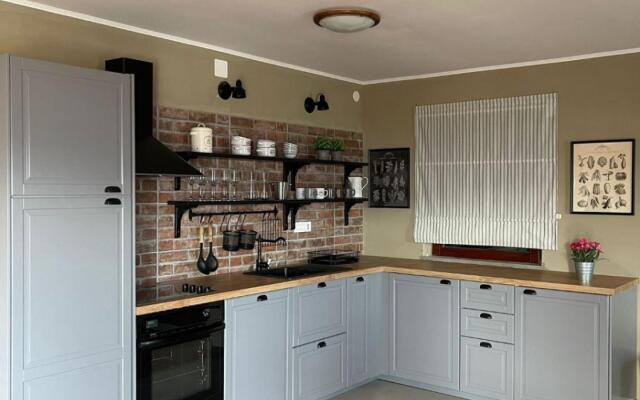 Ani - Family Friendly - A1(7)