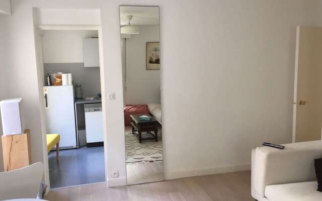 Flat In Le Marais With 2 Bedrooms