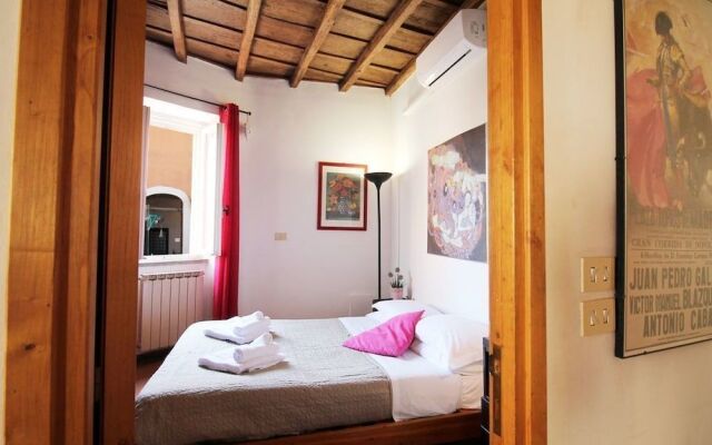 Charming Bright Penthouse in Trastevere