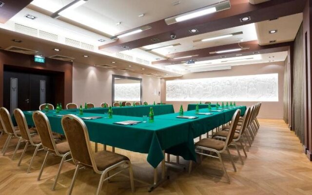 Ikar Hotel