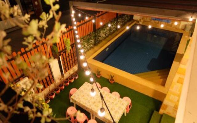 Armanol Pool Villa