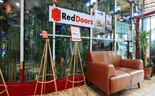 RedDoorz @ The Providence Tower - Vaccinated Staff