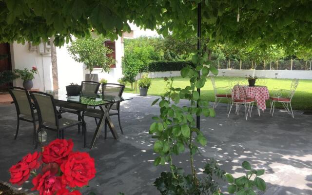 Sarakinas Farm House
