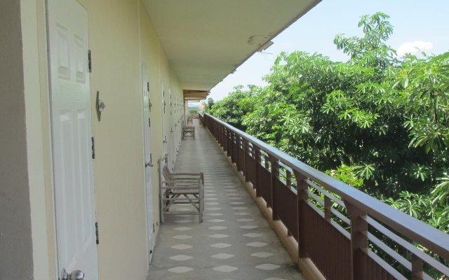 Sophon.19 Apartment (Baan Klang Noen)