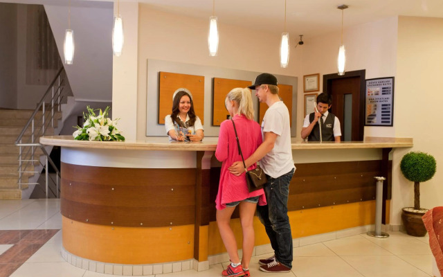Kandelor Hotel
