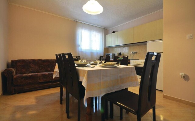 Stunning Home in Kastel Gomilica With Wifi and 3 Bedrooms
