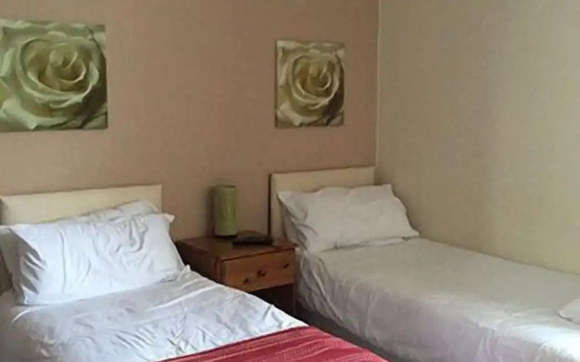 Ambrose Hotel
