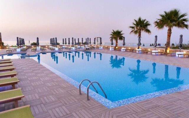 Enorme Eanthia Beach