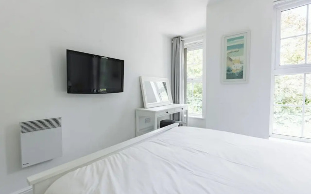 West Hull 2 bed apartment with Parking