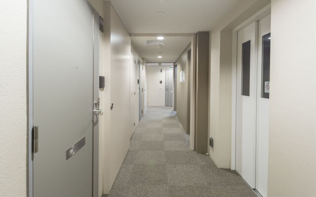 Rinn Sanjo Ohashi East