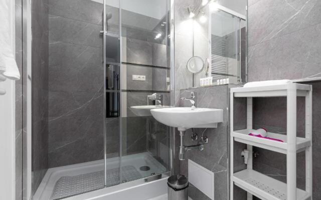 Kamienica Stanisława Augusta Warszawa by Renters