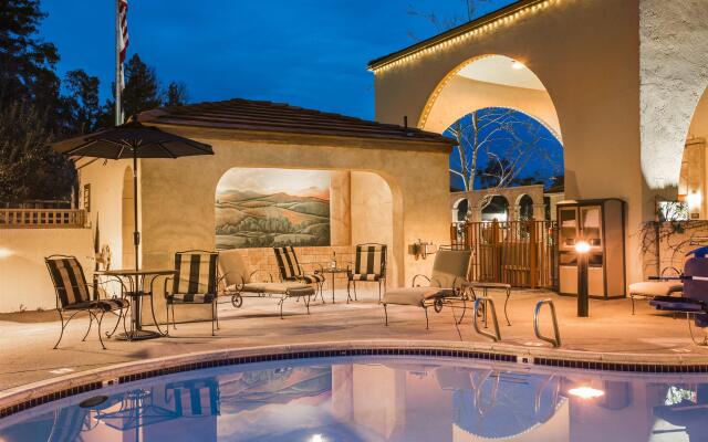 Best Western Plus Dry Creek Inn