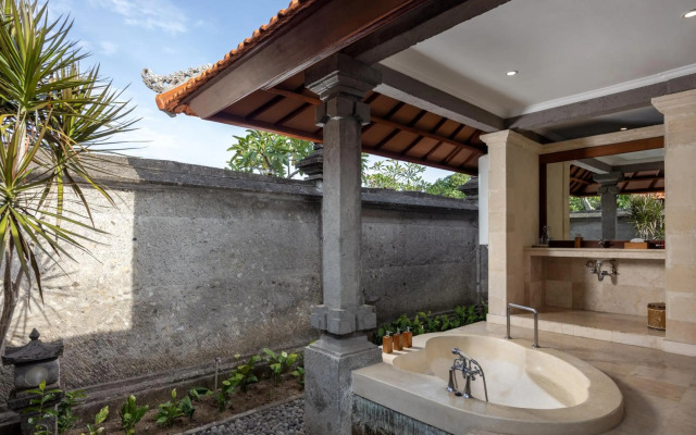 Santi Mandala Villa & Spa
