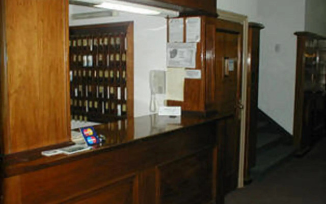 Hotel Manila 1