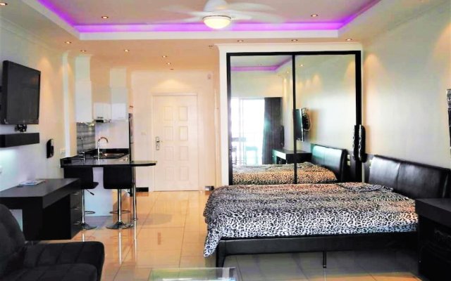 "view Talay 8 Large Studio Apartment With sea View Pattaya"