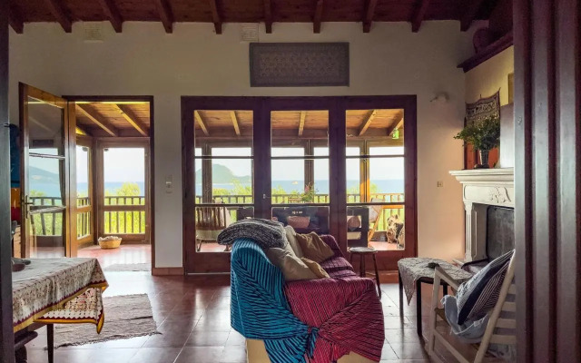 Villa Anta house by the sea