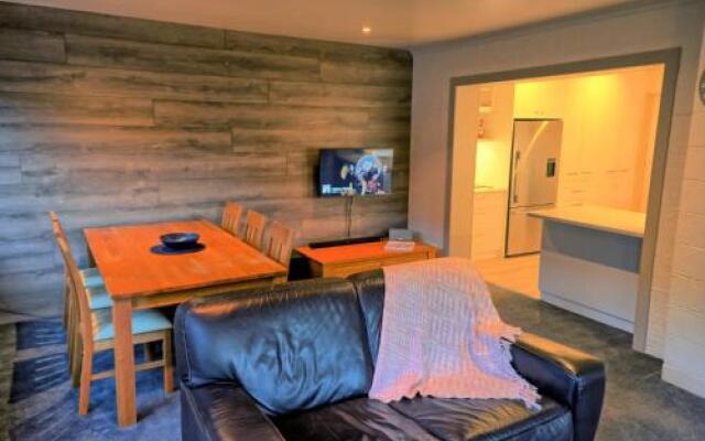 Cedarwood Apartments