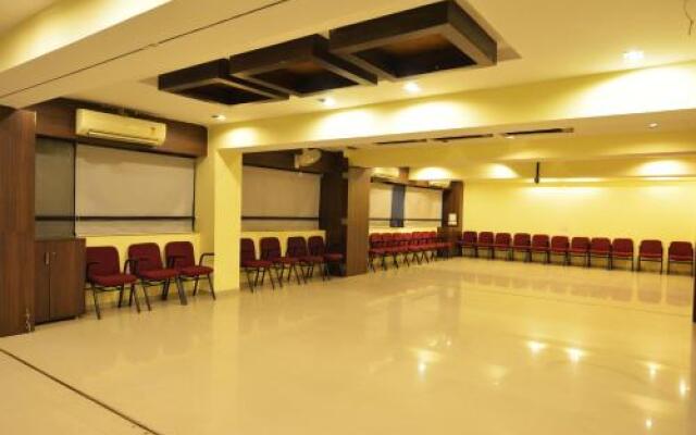 Kirtika -Malhaar Hotel