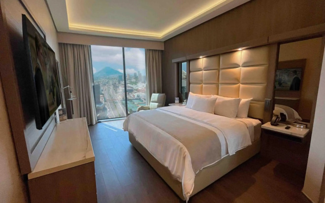 Safi Royal Luxury Metropolitan