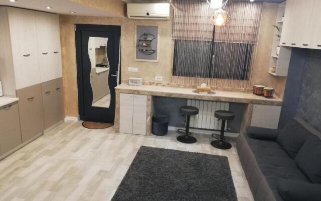 Tomis Suite