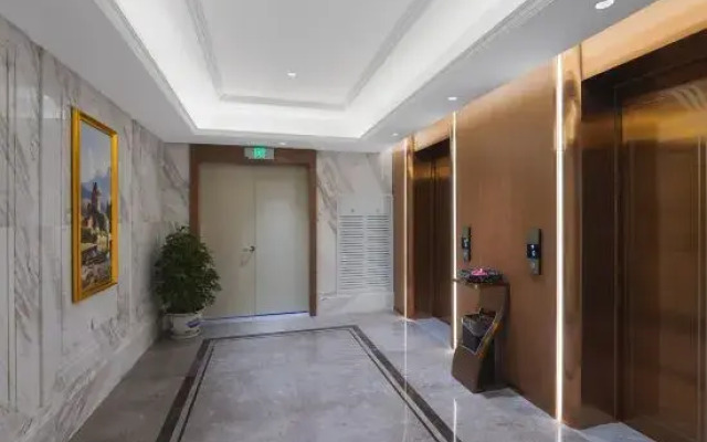 Vienna Hotel (Jing'an City Plaza)